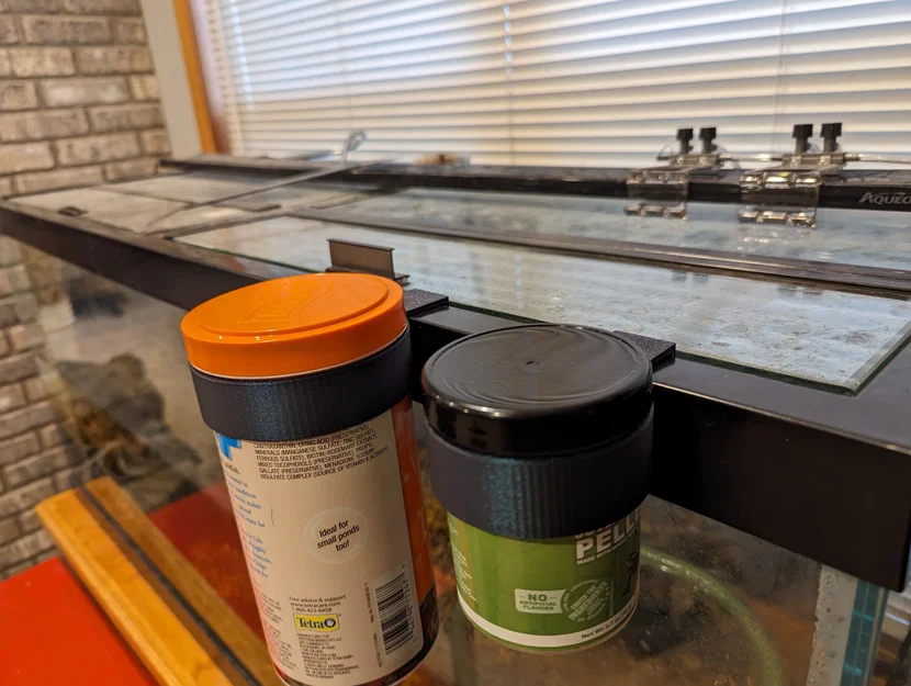 Giá đỡ thức ăn cho cá và rùa treo cạnh bể cá - Image 3