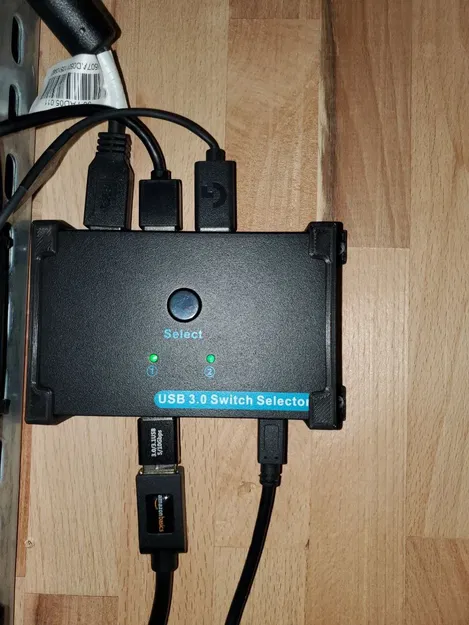 Giá đỡ cho công tắc USB 3.0 SGEYR 2 In 4 Out - Image 1