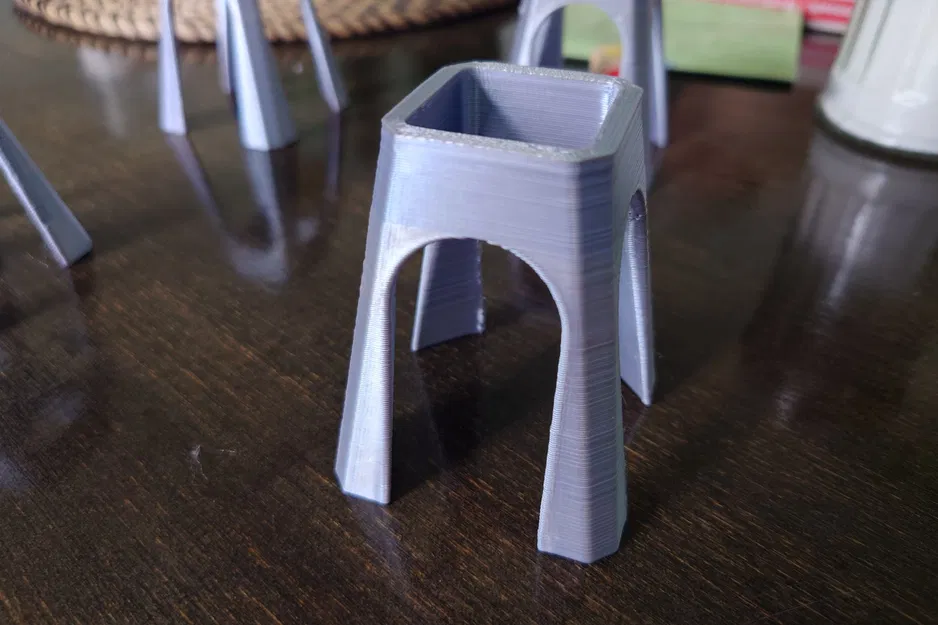 Giá đỡ đổ màu cho canvas với chiều cao điều chỉnh - Image 1