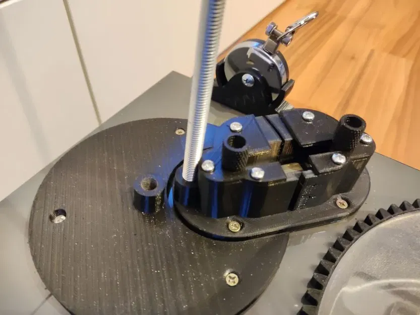 Công cụ cắt PET điều chỉnh được cho việc tái chế - Image 1