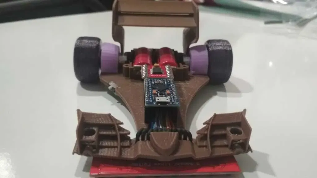 Mô hình xe đua Raptor F1 cải tiến từ Bricolabs - Image 1