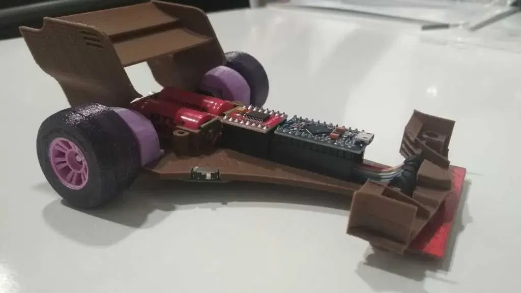 Mô hình xe đua Raptor F1 cải tiến từ Bricolabs - Image 4