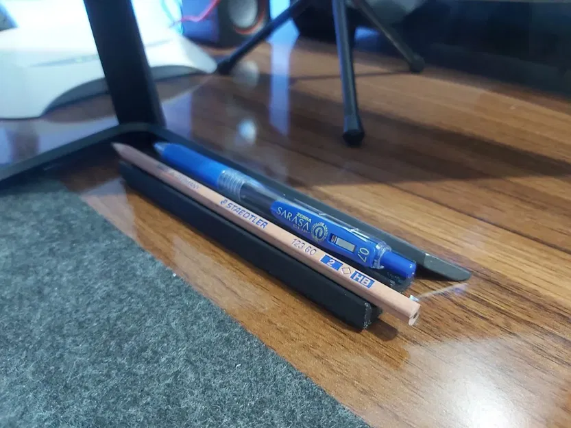 Giá đỡ bút đơn giản và hiện đại cho bàn làm việc - Image 1