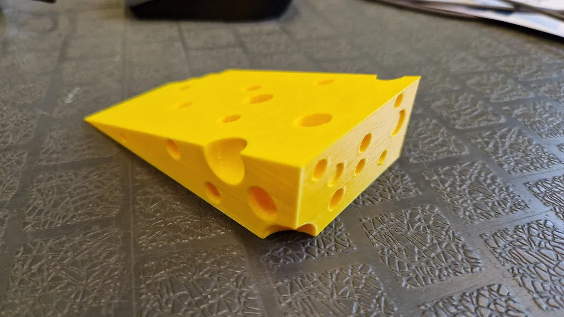 Kẹp cửa hình phô mai với dấu cắn độc đáo - Image 4