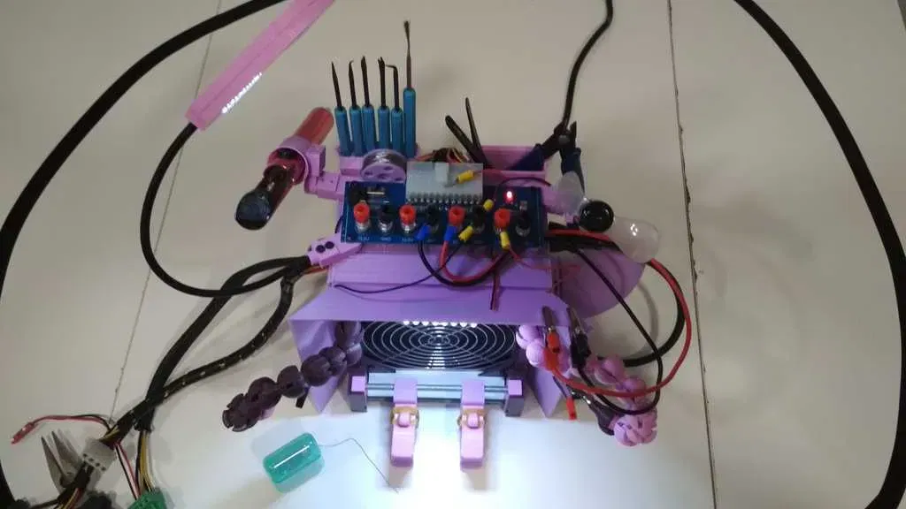 Trạm làm việc và hàn trung tâm Bricolabs - Image 5