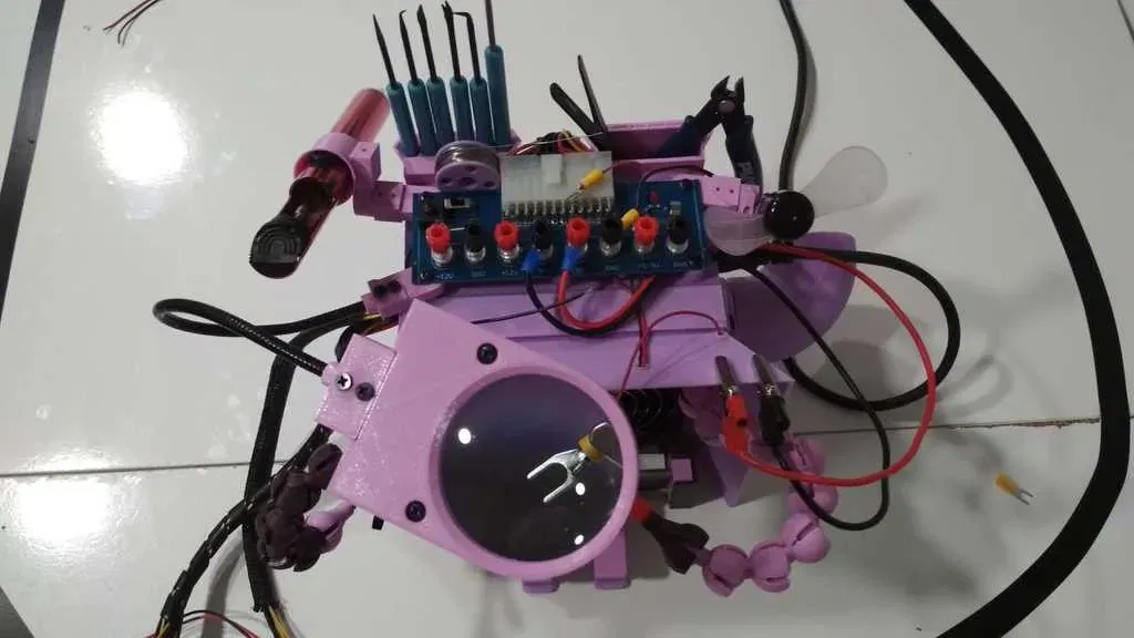 Trạm làm việc và hàn trung tâm Bricolabs - Image 11