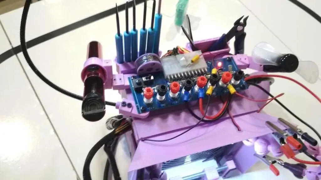 Trạm làm việc và hàn trung tâm Bricolabs - Image 12