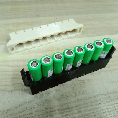 Mẫu khuôn hàn cho 8 pin 18650 trong một hàng
