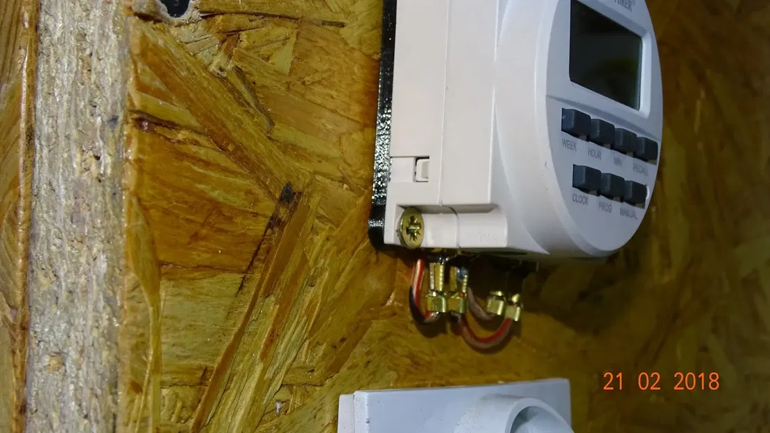 Giá đỡ tường cho bộ hẹn giờ lập trình 12V SINOTIMER TM618H - Image 3