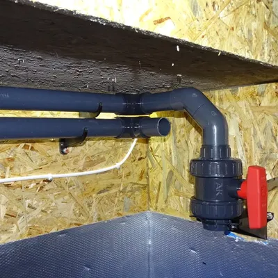 Giá đỡ tường cho ống PVC có đường kính 20mm-50mm