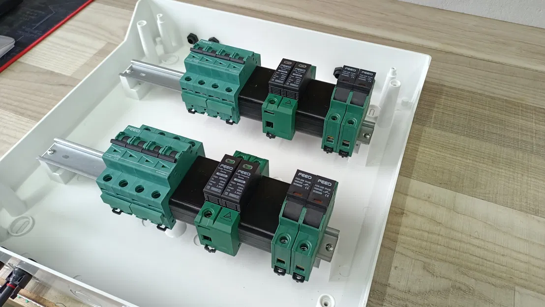 Khoảng cách giữa các bảo vệ trong tủ điện DC 1P và 2P - Image 1