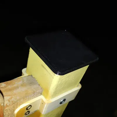 Đỉnh mái gắn vào cột hàng rào 60x60mm