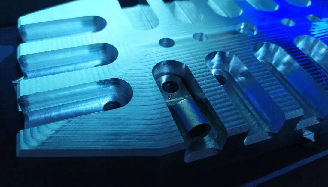 Thiết kế ray busbar bằng nhôm cho pin lưu trữ năng lượng - Image 5