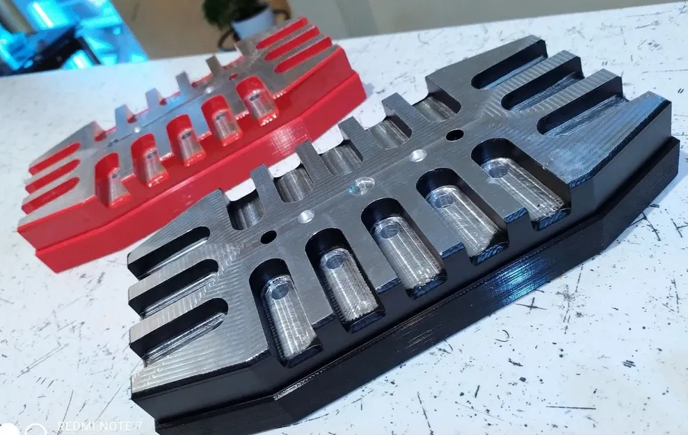 Thiết kế ray busbar bằng nhôm cho pin lưu trữ năng lượng - Image 16