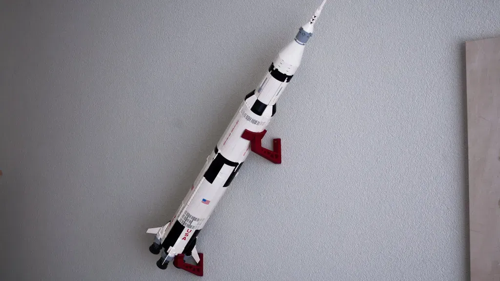 Giá đỡ treo tường cho mô hình LEGO NASA Apollo Saturn V - Image 2