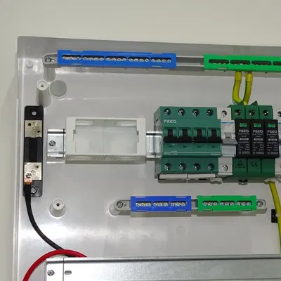 Giá đỡ đồng hồ đo DC cho thanh DIN kèm mặt che
