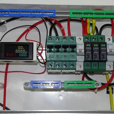 Giá đỡ đồng hồ đo DC cho thanh DIN kèm mặt che