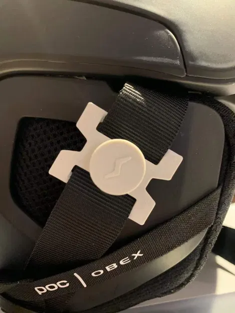 Giá đỡ mũ bảo hiểm cho khẩu trang khi trượt tuyết - Image 1