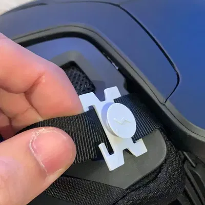 Giá đỡ mũ bảo hiểm cho khẩu trang khi trượt tuyết