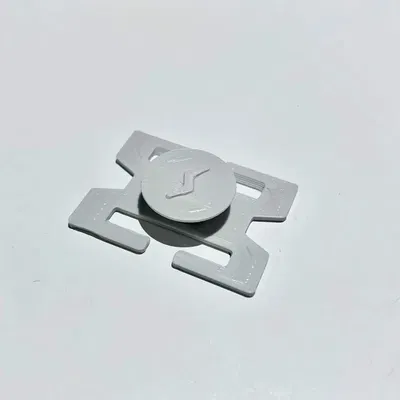 Giá đỡ mũ bảo hiểm cho khẩu trang khi trượt tuyết