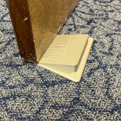 Cái chặn cửa rộng cho cửa lớn và nặng