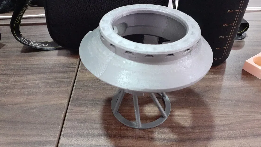 Giá đỡ Alexa hình dạng UFO độc đáo - Image 1