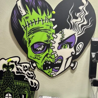 Cặp đôi Frank và cô dâu trong không khí Halloween