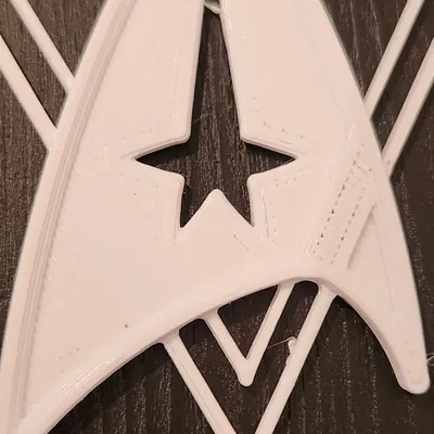 Biểu tượng sao David kết hợp với biểu tượng Star Trek