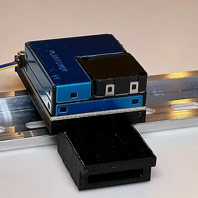 Một giá đỡ Din Rail cho bảng mạch phân tách chất lượng không khí Adafruit PMSA003I
