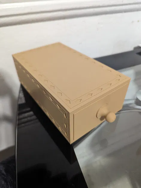 Hộp ma thuật tạo ảo giác biến mất đồ vật bên trong - Image 1