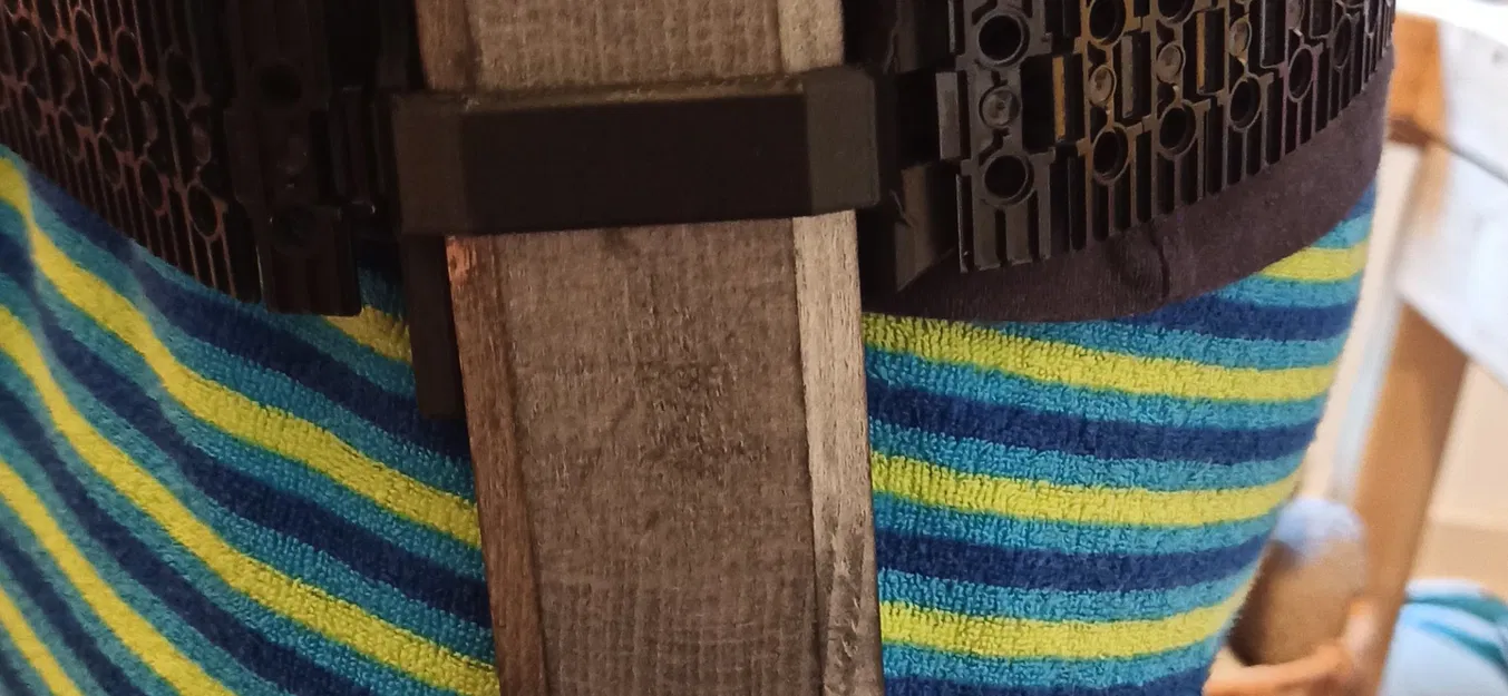 Bộ chuyển đổi giá đỡ kiếm sang dây đai LEGO TECHNIC - Image 3