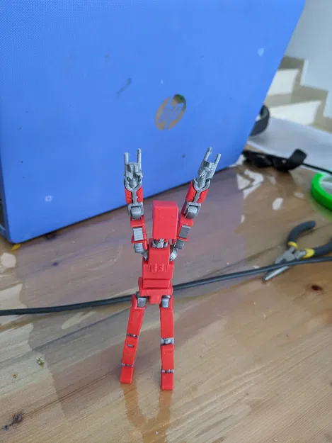 Biểu tượng LUCKY 13 với dấu tay giơ ngón tay cái - Image 1