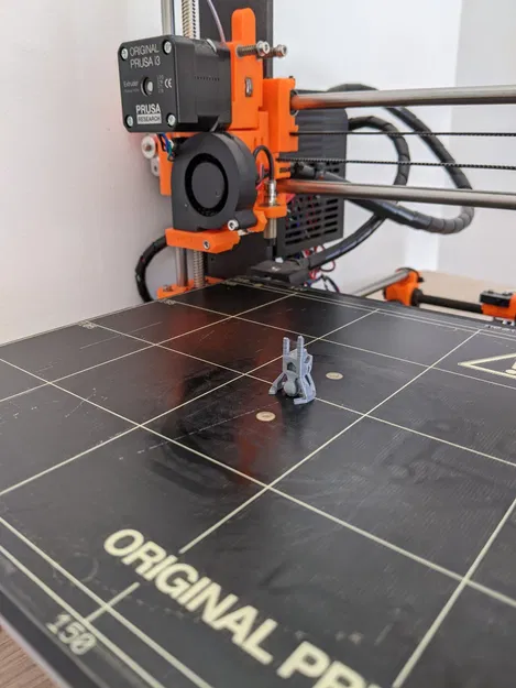 Biểu tượng LUCKY 13 với dấu tay giơ ngón tay cái - Image 2