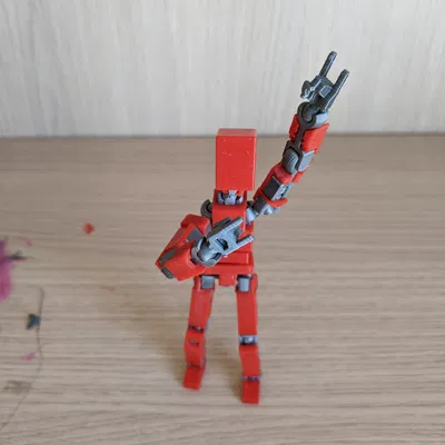 Biểu tượng LUCKY 13 với dấu tay giơ ngón tay cái