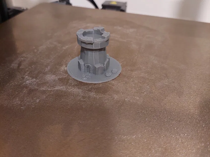 Tháp nhỏ phong cách Low Poly cho game bàn - Image 1