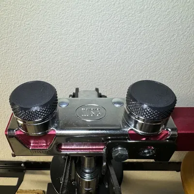 Nắp đậy chống bụi cho cổng nạp MEC 600Jr Mark V