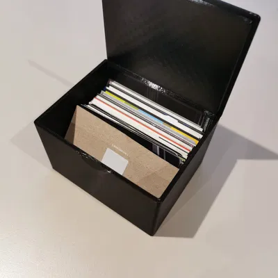 Giá đỡ danh thiếp Dunder Mifflin có nắp đậy