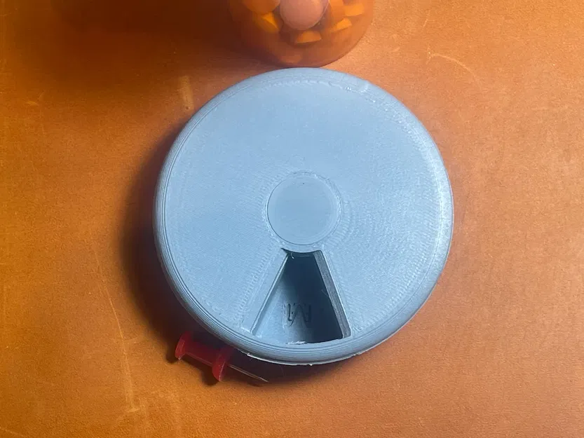 Hộp tổ chức thuốc hàng tuần thiết kế nhỏ gọn - Image 2