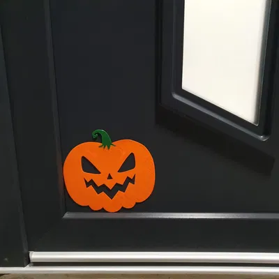 Trang trí tường Halloween dễ thương