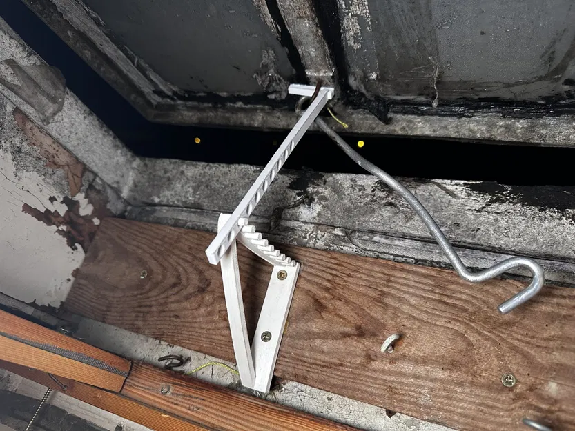 Giá đỡ cửa sổ mái cho ánh sáng tự nhiên - Image 1