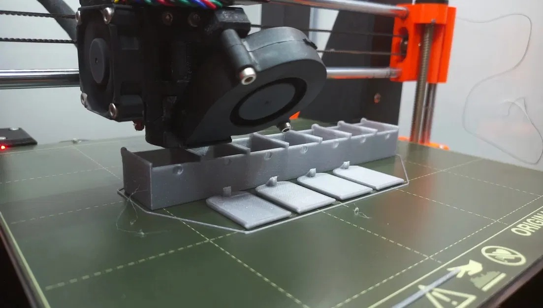 Hộp đựng thuốc Snapfit tiết kiệm vật liệu in - Image 1