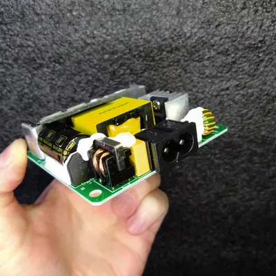 Vỏ sạc USB 5 cổng thay thế cho nguồn điện lưới