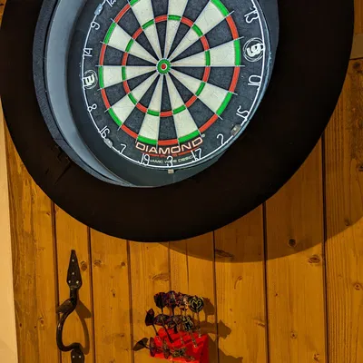 Giá đỡ phi tiêu treo tường tiện lợi