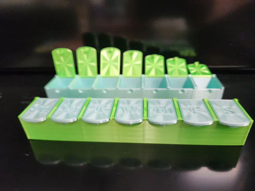 Hộp thuốc với nắp khớp nối và nắp ma sát - Image 3