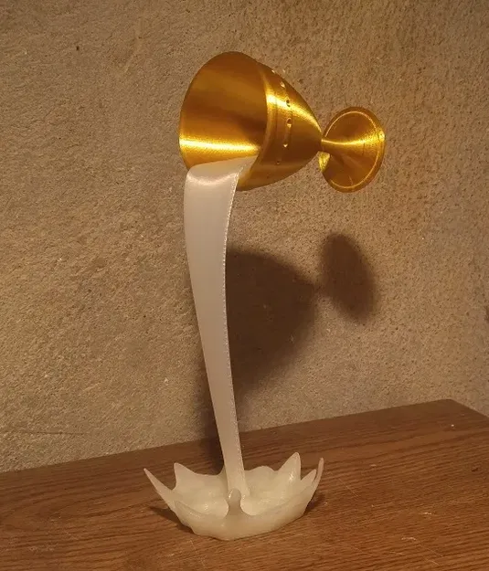 Cốc goblet bay lơ lửng trong không gian nghệ thuật - Image 3