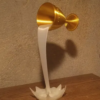 Cốc goblet bay lơ lửng trong không gian nghệ thuật