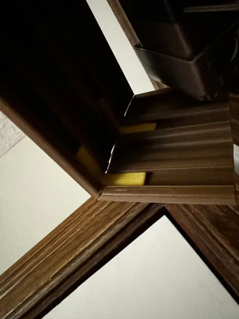 Giá đỡ L cho viền của Blinds.com - Image 1