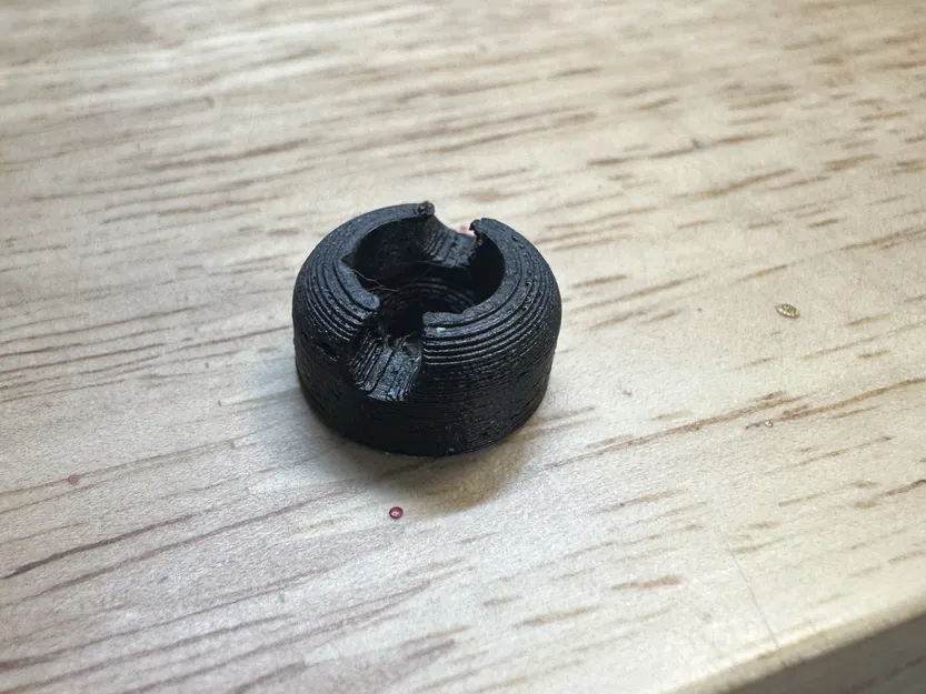 Giá đỡ cáp iPhone gắn tường đơn giản - Image 3