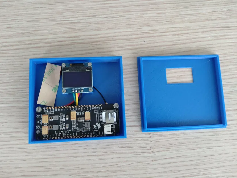 Hộp LilyGo T-call (sim800 GSM) với màn hình OLED - Image 1