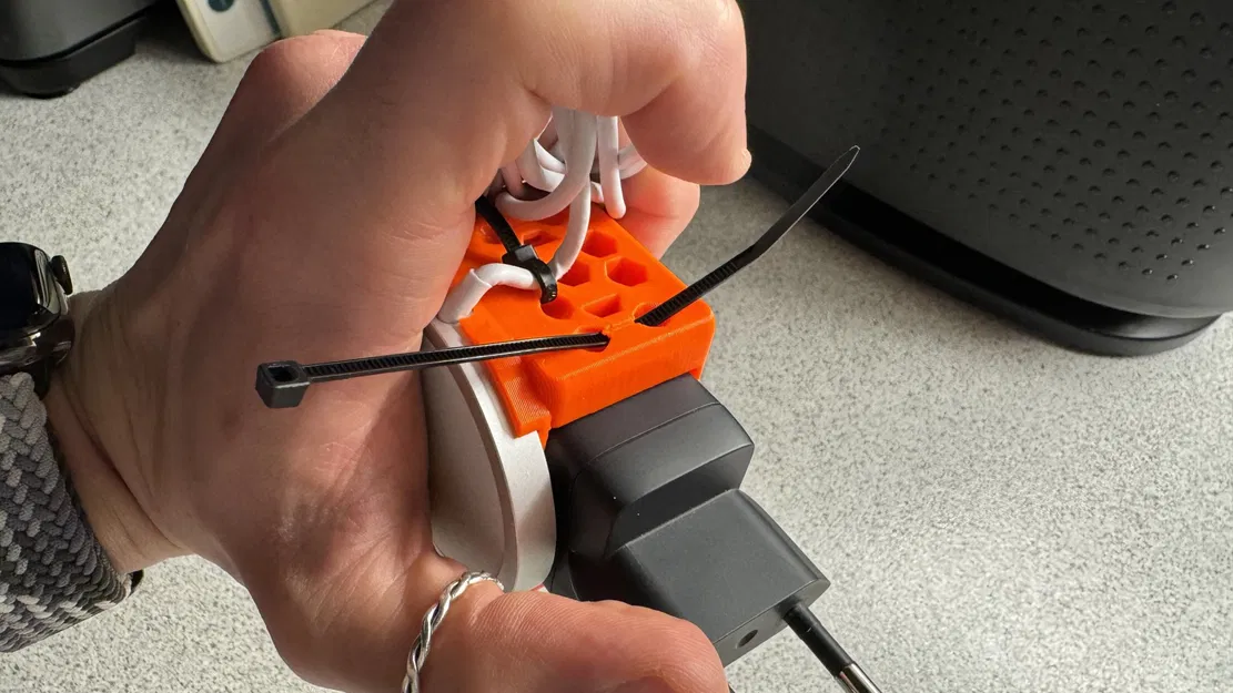 Giá đỡ sạc Magsafe cho Anker GanPrime 65 Watt - Image 7